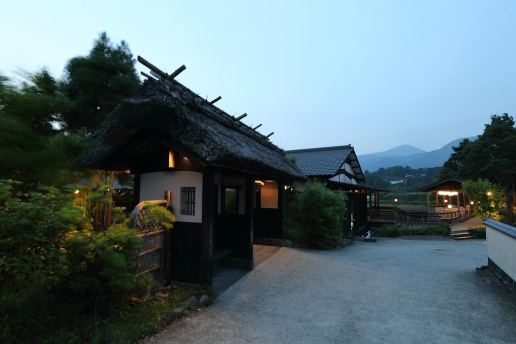 Hotel Tawarayama Onsen Ryokan Minawa Minamiaso Exterior foto